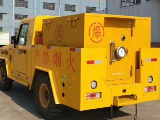 乳山凯龙爆破器材运输车：保障爆破任务的安全运行